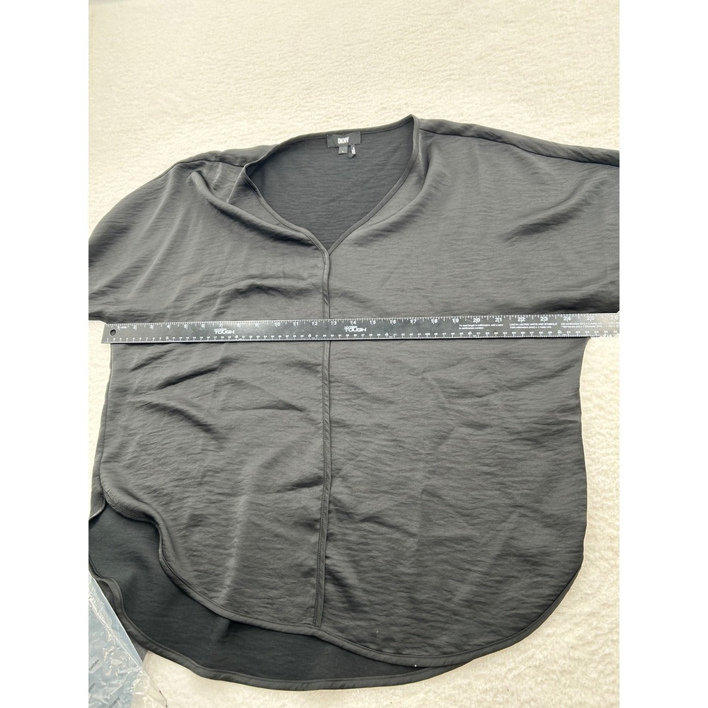 DKNY Black Satin V-Neck Blouse Oversized Short‎ Sleeve Top Large Office Capsule - Picture 7 of 7